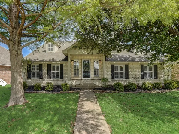 7036 Sample Dr, The Colony, TX 75056