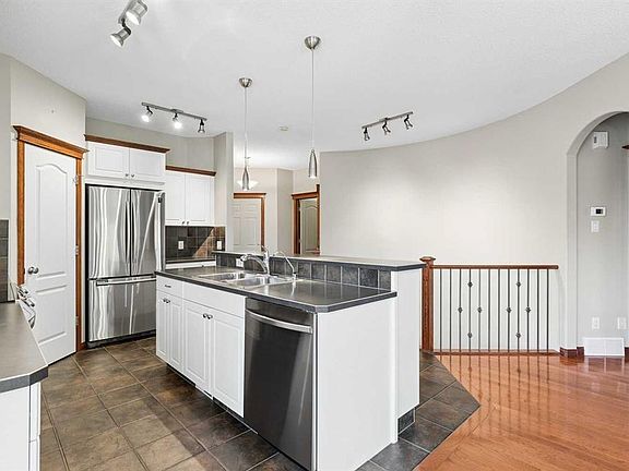 5th image of 73 E Hampstead Grn NW