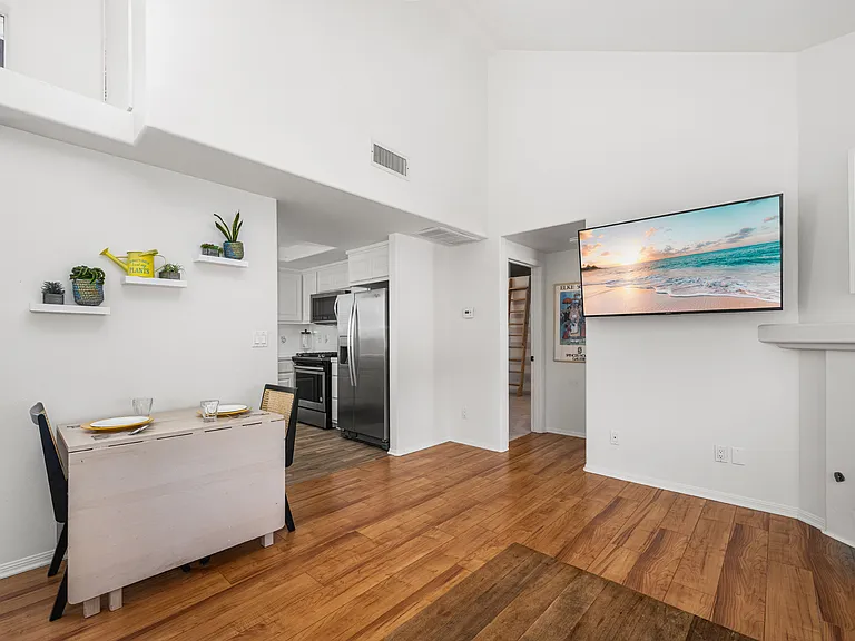 117 Marine Ave #B — Photo 10