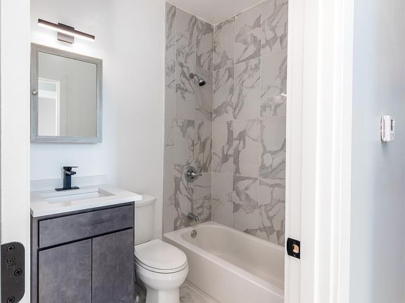 5th image of 2424 W Warren Blvd #2