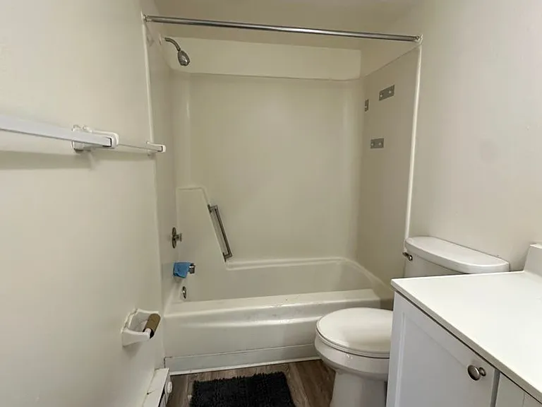 University Park Apartments near Cornell University — Photo 268