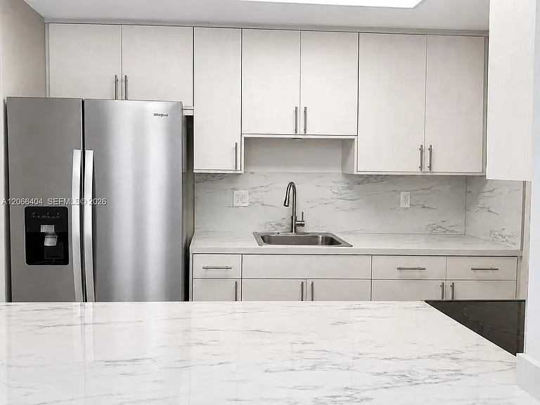 3659 SW 99th Ave #7 — Photo 8