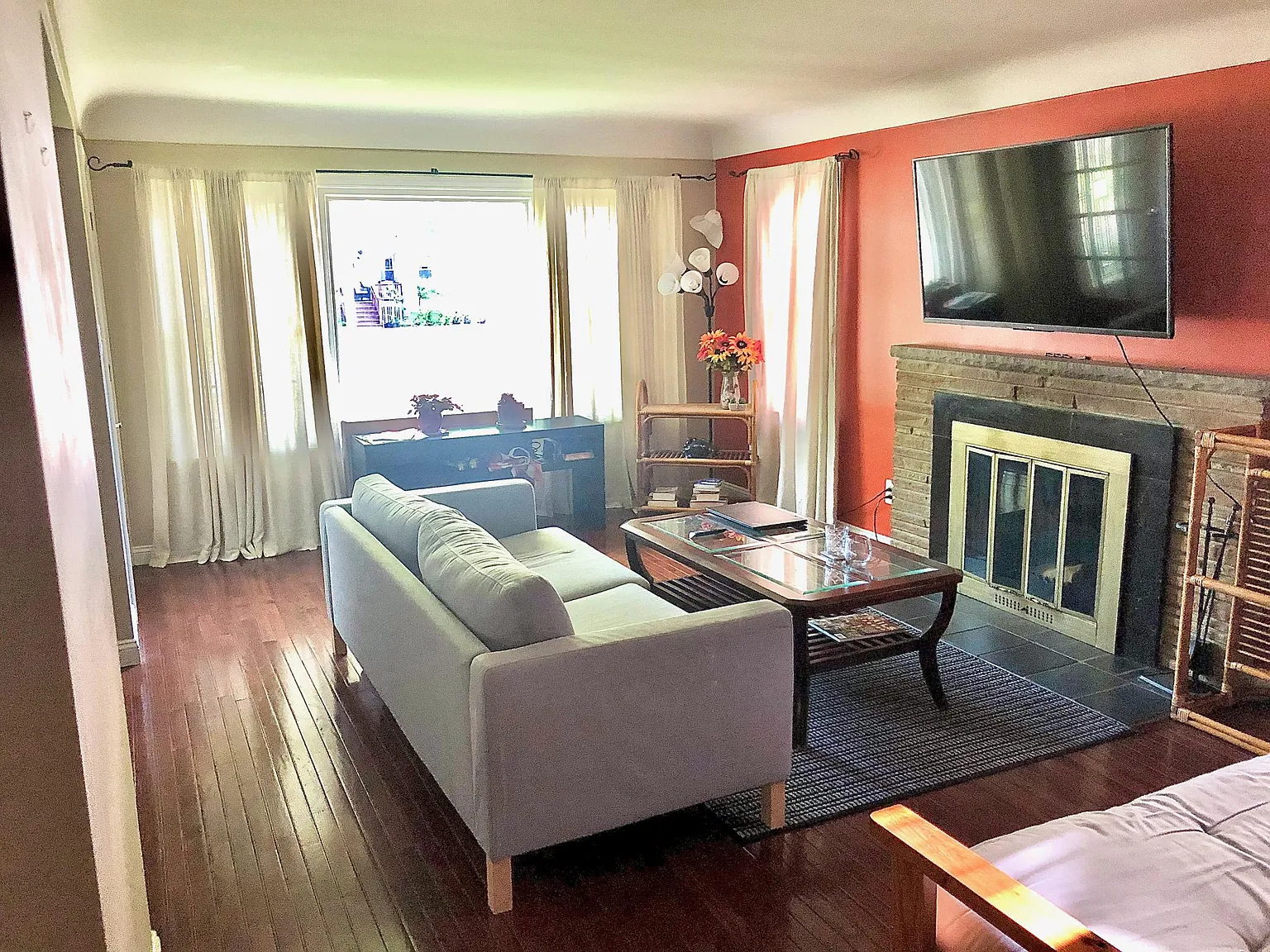 410 Catalpa Dr — Photo 4