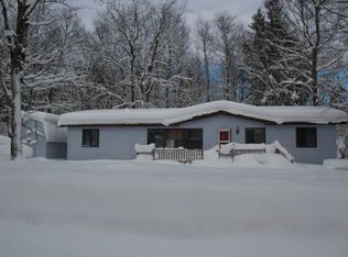 7122 Maple Grove Rd, Munising, MI 49862