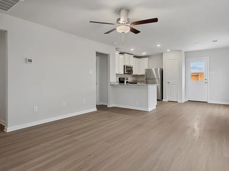 15871 Berry Hill Dr — Photo 3