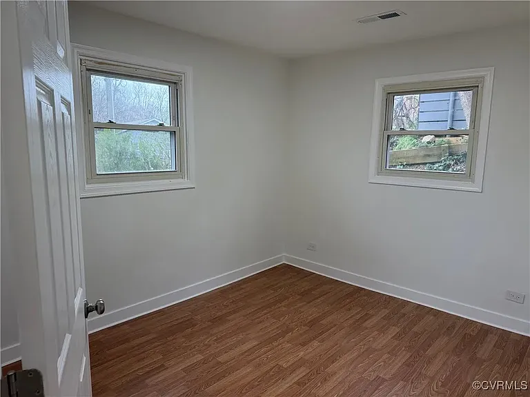 517 7 1/2 St SW — Photo 17