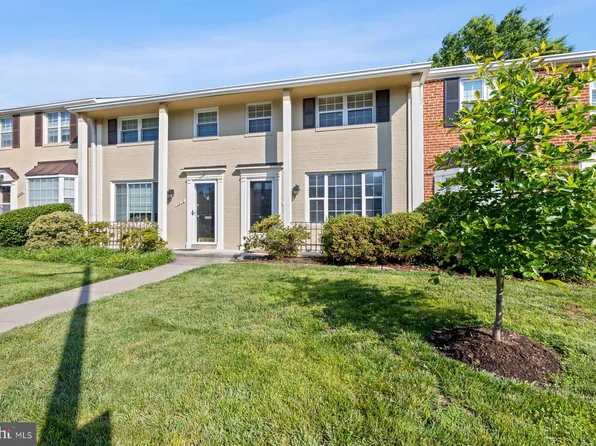 2512 N Dearing St, Alexandria, VA 22302