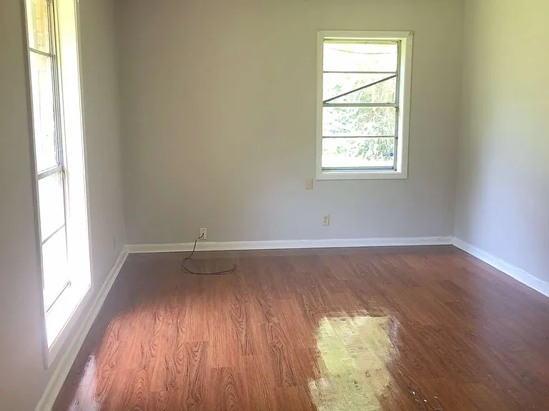 4004 Lee Ct — Photo 2