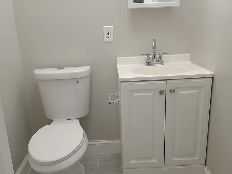 460 Main St #3 — Photo 10
