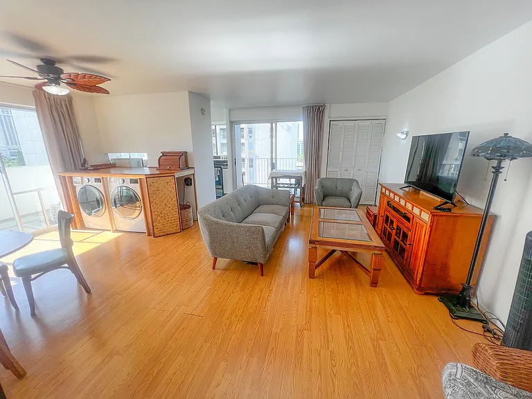 439 Keoniana St #1105 — Photo 8