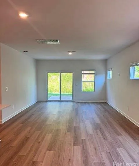 1265 30th St NE — Photo 9