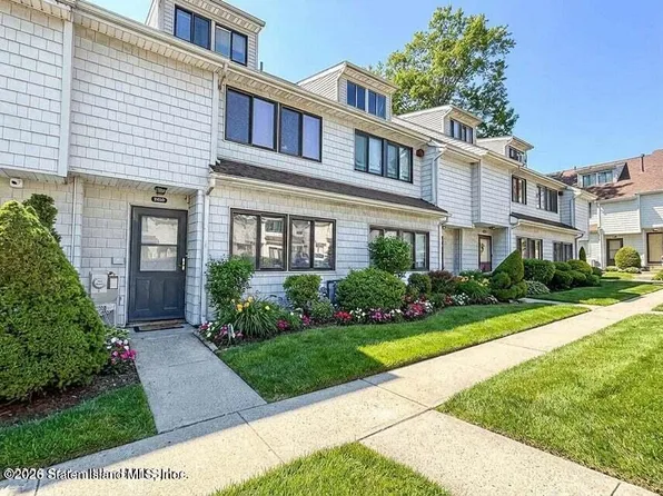 291 Signs Rd #D, Staten Island, NY 10314