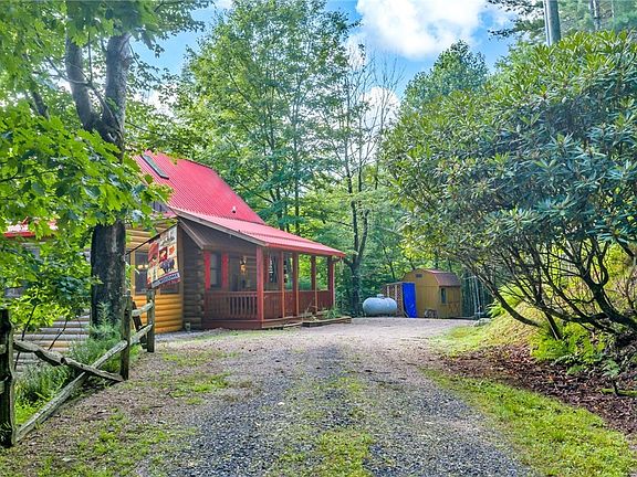 2nd image of 219 Ravenwood Drive