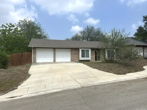 5022 CRESTWOOD DR, Schertz, TX 78108