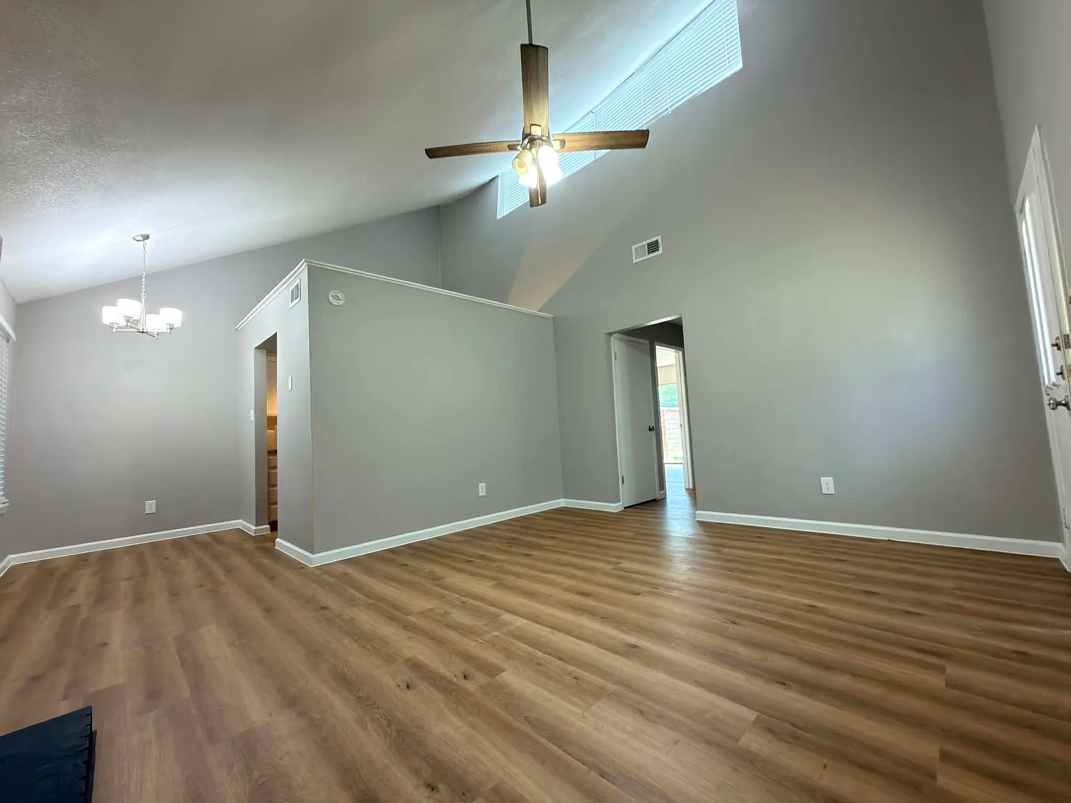 Jackson Manor Town Homes — Photo 2