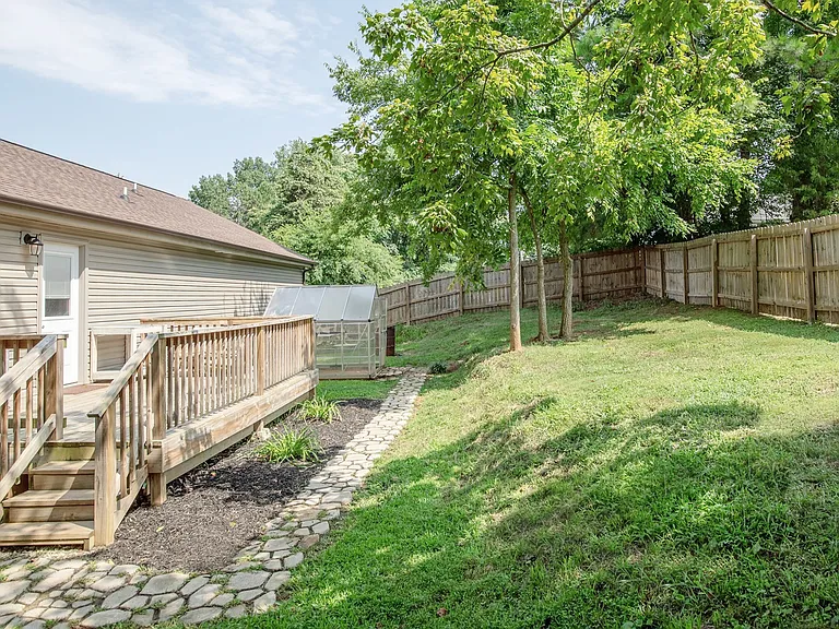 457 Reeves Dr — Photo 21
