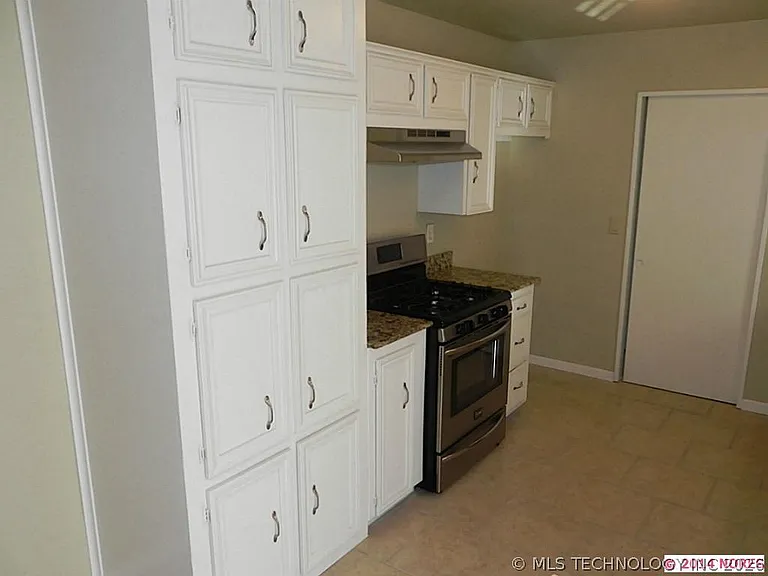 7827 Marilyn Ln — Photo 3