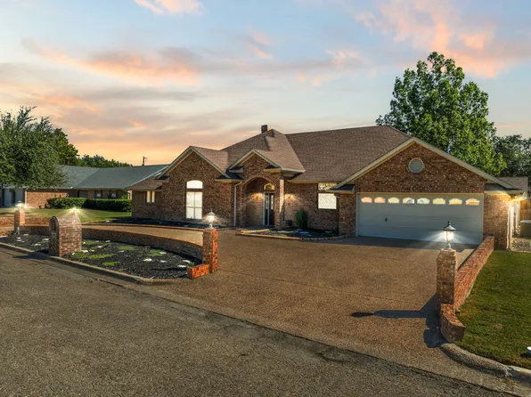 906 Greenleaf Dr, Mexia, TX 76667