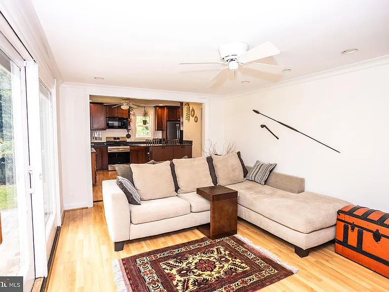 1207 N Livingston St — Photo 4