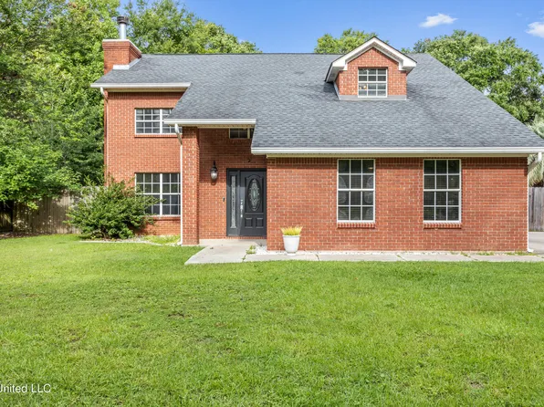 2717 N 6th St, Ocean Springs, MS 39564