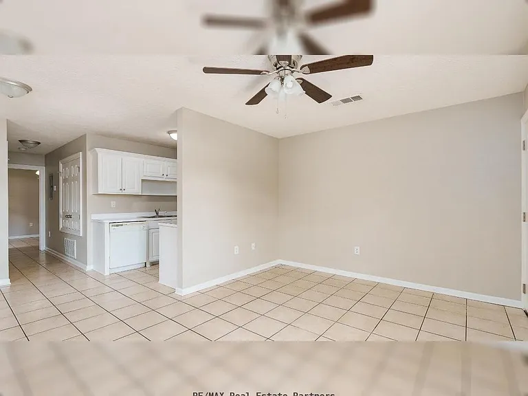2503 W 7th St #22 — Photo 4