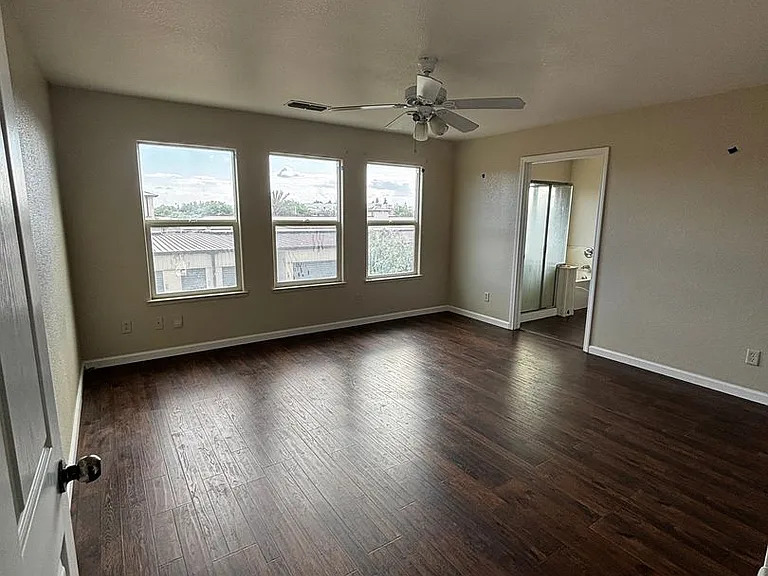 866 Papaya St — Photo 18