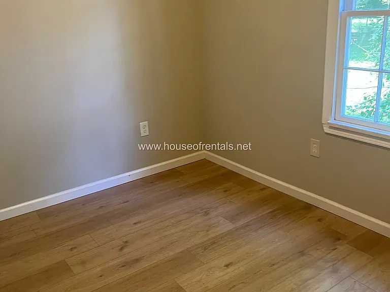 17 Orchard Dr #B — Photo 4