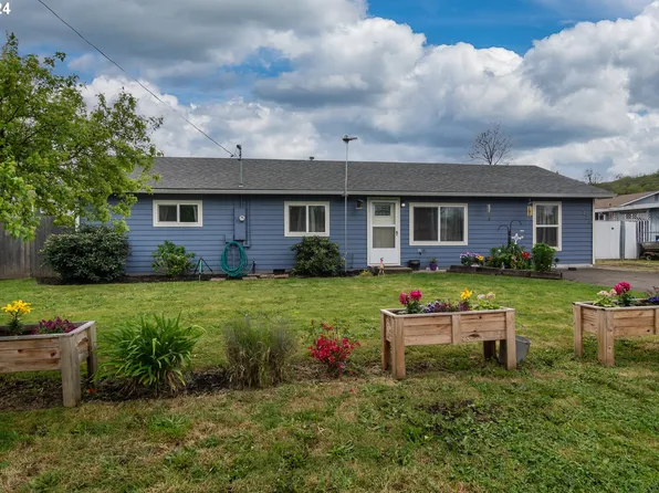 220 NW Morgan Ave, Winston, OR 97496