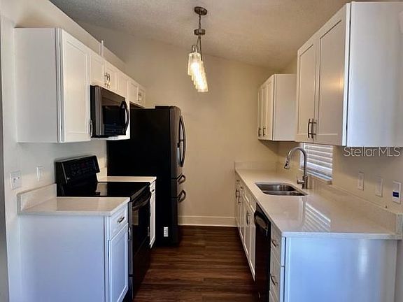 5th image of 288 Seal St