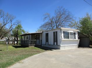 608 N 7th St, Weatherford, OK 73096