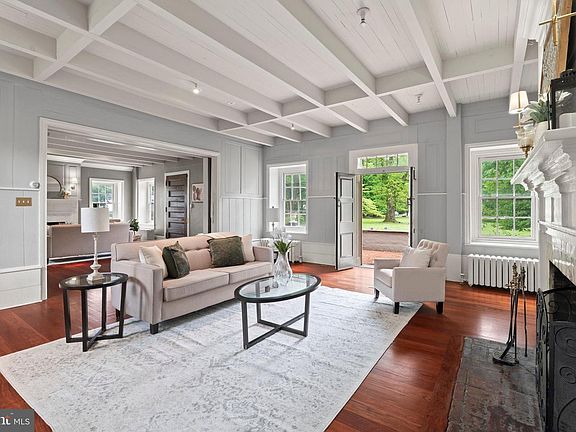 5th image of 209 N Bellevue Ave