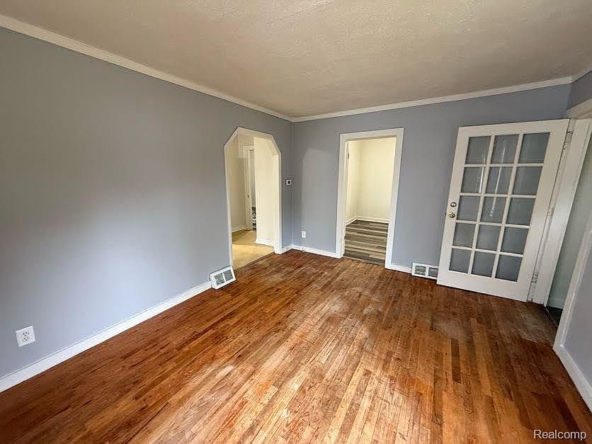 664 Melrose St, photo 5