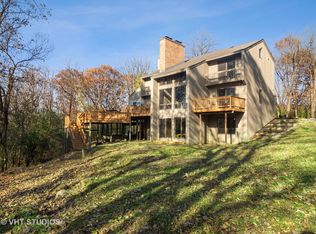 726 Plum Tree Rd, Barrington, IL 60010