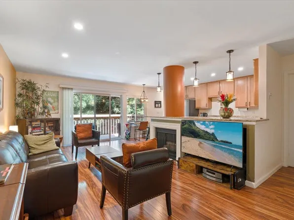 300 Glenwood Cir APT 295, Monterey, CA 93940