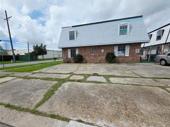 1132 Crape Myrtle Ln, Harvey, LA 70058