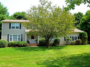 3 Longfellow Dr, Succasunna, NJ