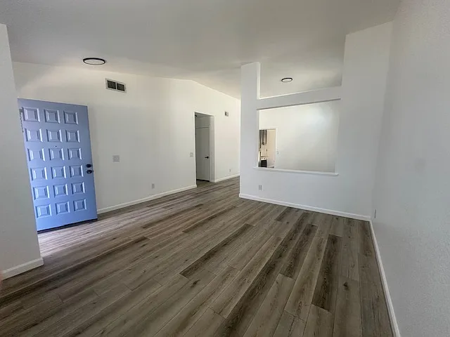3 bed, 1439 sqft, $2,650 — Photo 2