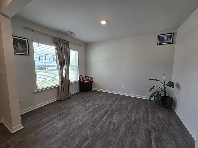 266 Palm Dr — Photo 3