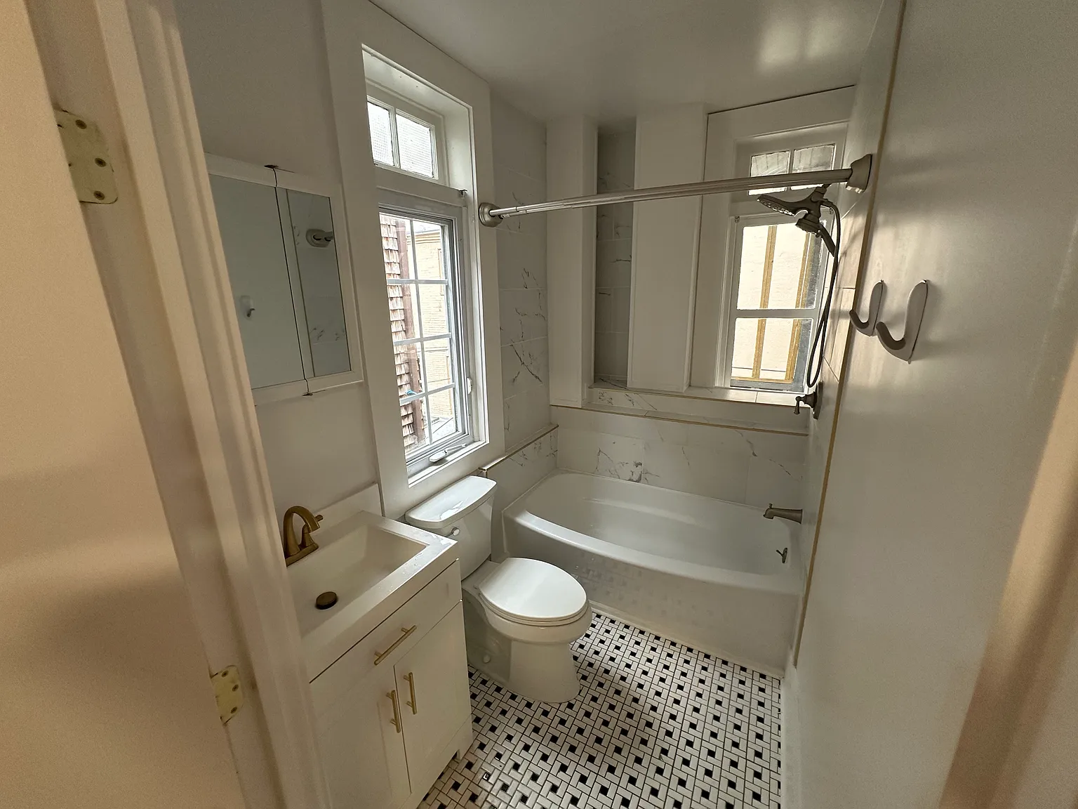 1 bed, 525 sqft, $2,300 — Photo 2