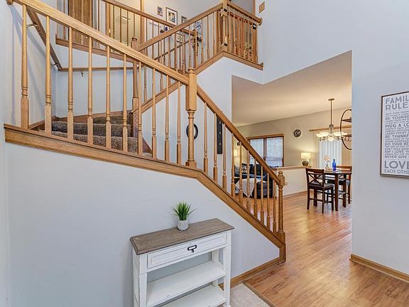 3rd image of 460 Springwood Ln