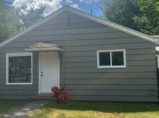 557 NE 115th St, Seattle, WA 98125