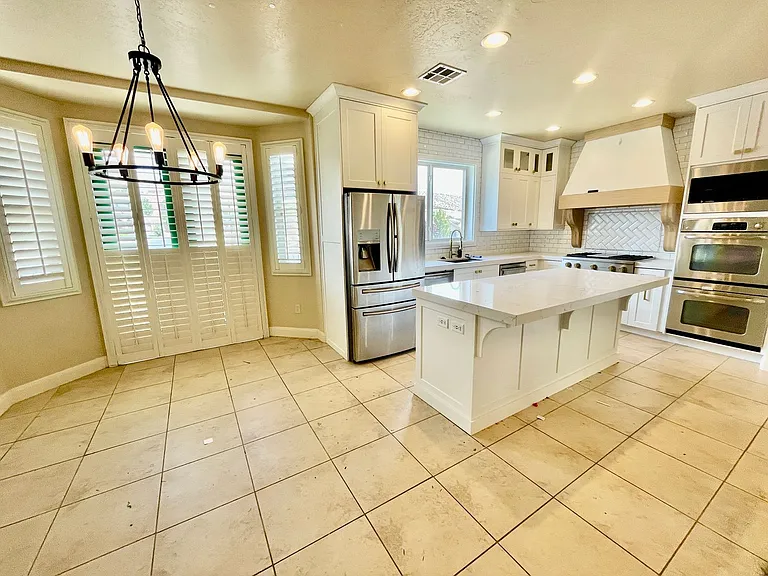 436 E Paris Dr — Photo 8
