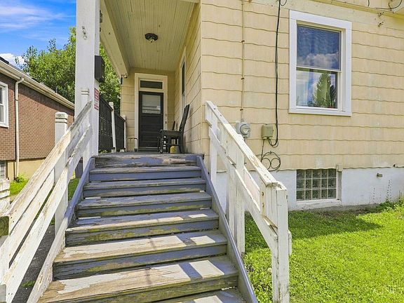 2nd image of 663 Elliott Ave