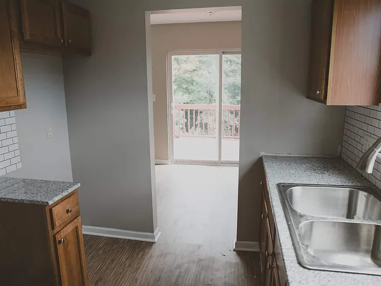 4517 Clark St #UPPER — Photo 9