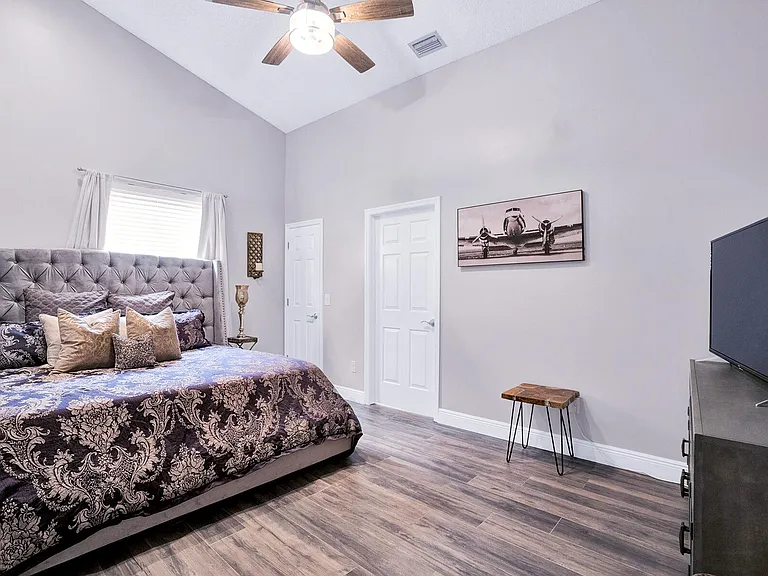 15835 Meadow Wood Dr — Photo 38