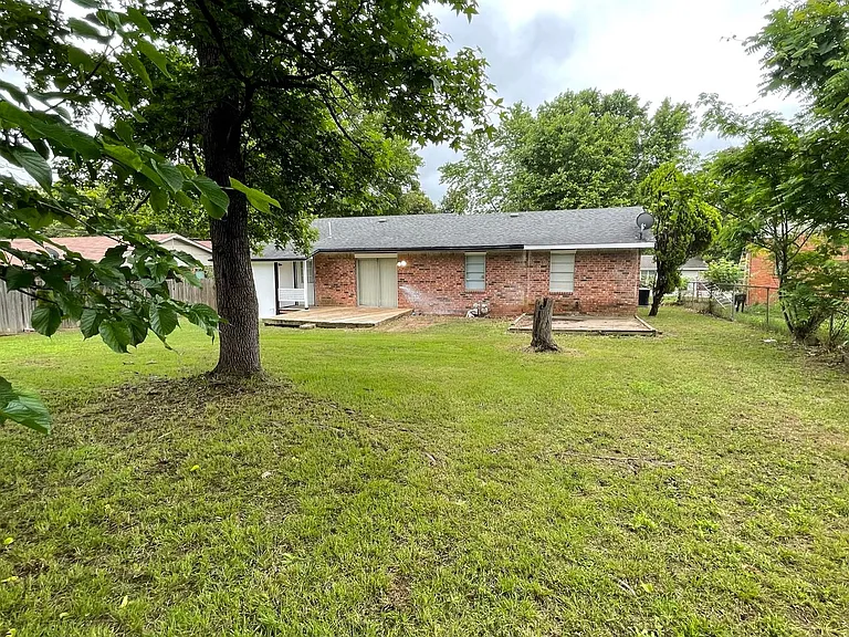 311 Dogwood Dr — Photo 16