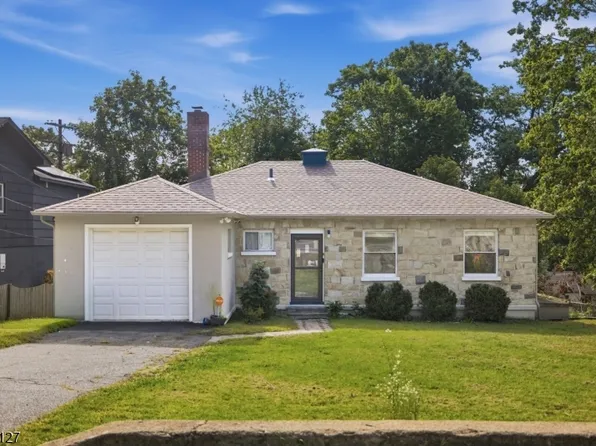 137 Lakeside Blvd, Hopatcong Boro, NJ 07843