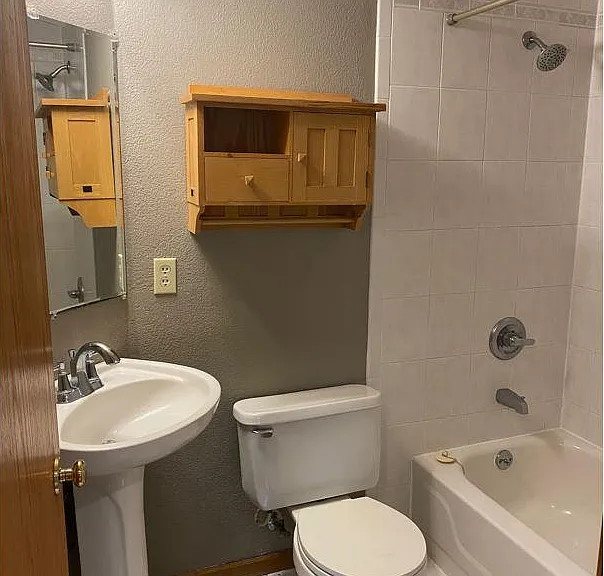 8578 Rosewood Ln N — Photo 3