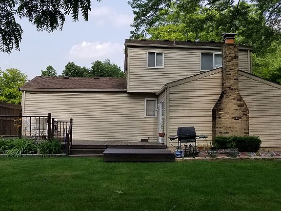 3rd image of 43807 Yorktown St