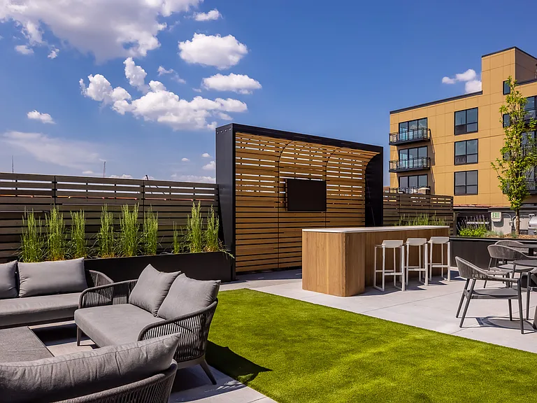 Platform Apartments — Photo 33
